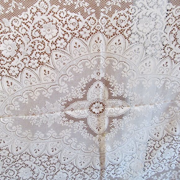 Floral Lace Tablecloth ~ Beige Lace Rectangle 87 x 65 ~ Beautiful! - Picture 6 of 16